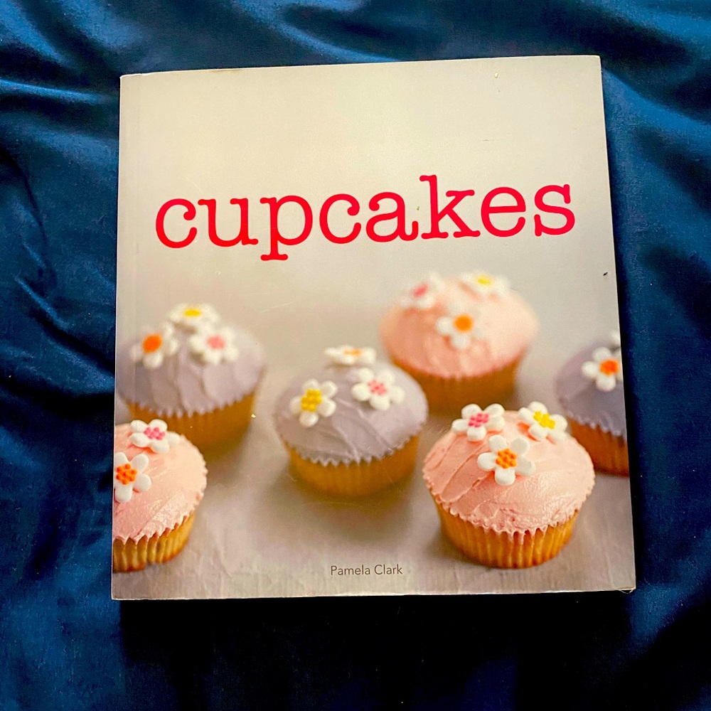 Cupcake 🧁 recipe book! BRAND NEW !